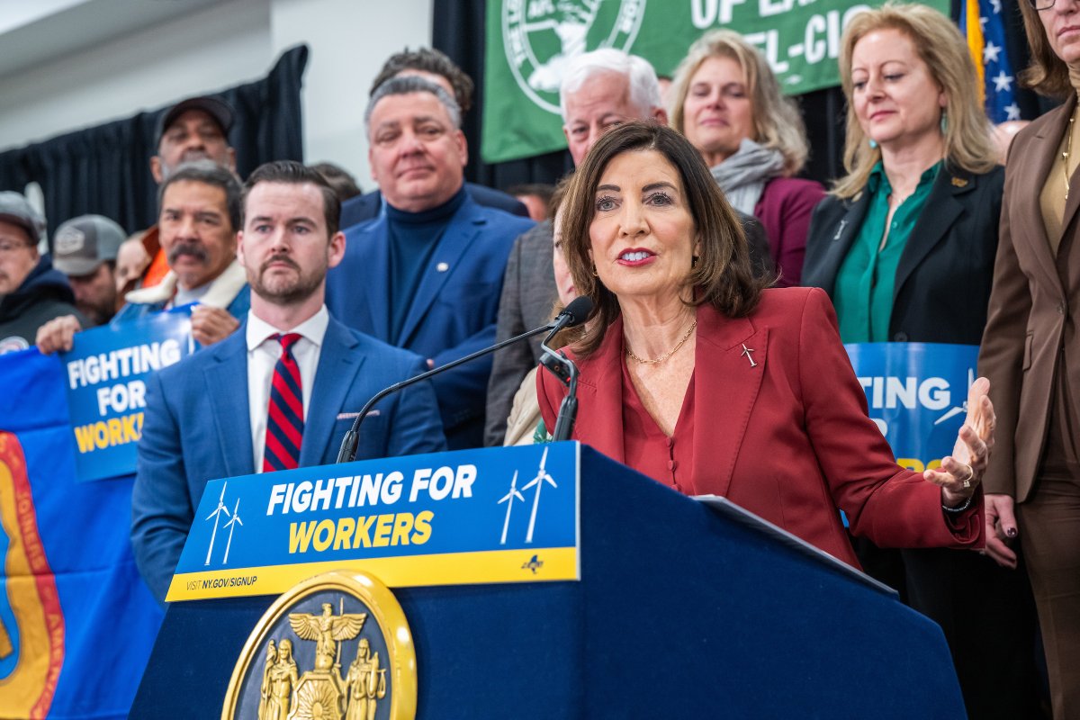 Governor Kathy Hochul tweet media