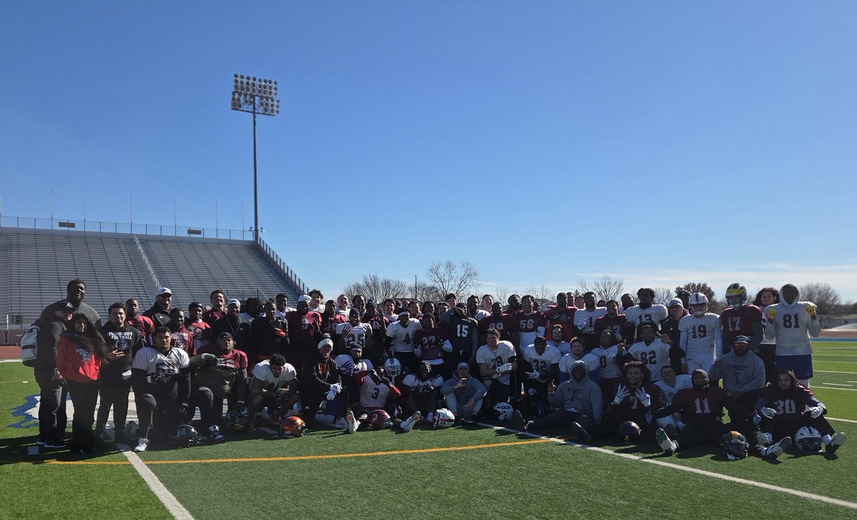 TheDreamBowl's tweet photo. Final day of practice. 🥲
That's a wrap. 🎁
Game is tomorrow at @ATTStadium ! ⭐️
Catch it on @ESPNPlus! 🔥
12pm CST! 😎
#NFL
#CFL
#DreamBig
#DreamBowl 
#DBCRUSADERS https://t.co/4xlHWKqAjP
