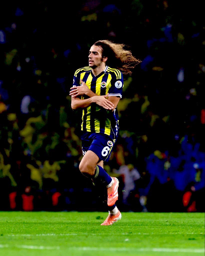 Daha evini döşemeden, Galatasaray’a döşedi…