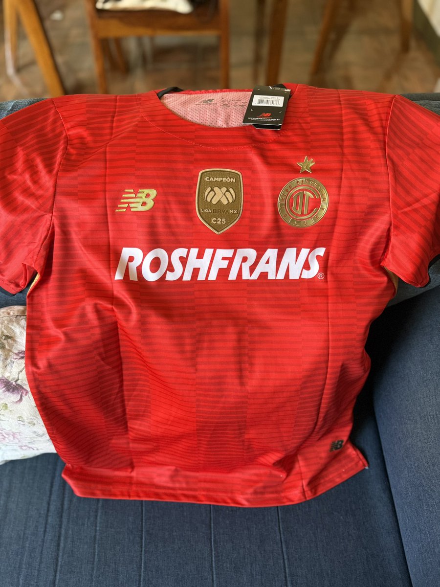 FNovaretti's tweet image. ¡Hoy empieza el camino por el Tri!

Hoy llegó este autoregalo por el Bi: