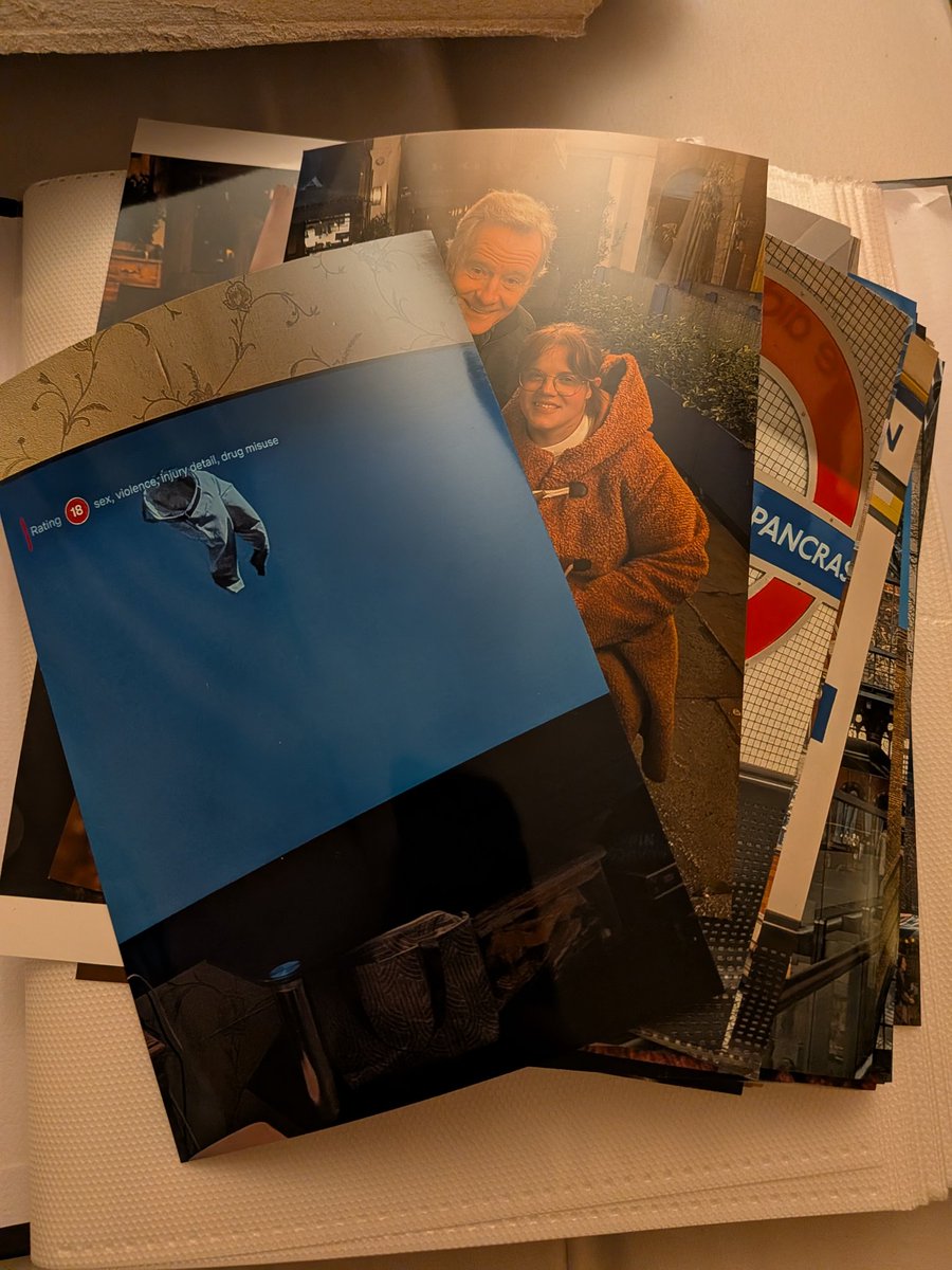 So I'm just sorting out all of my pictures from London as I'm putting them in an photo album and i've accidentally printed out the starting scene from #breakingbad I'm crying. 🤣 I can't stop laughing.