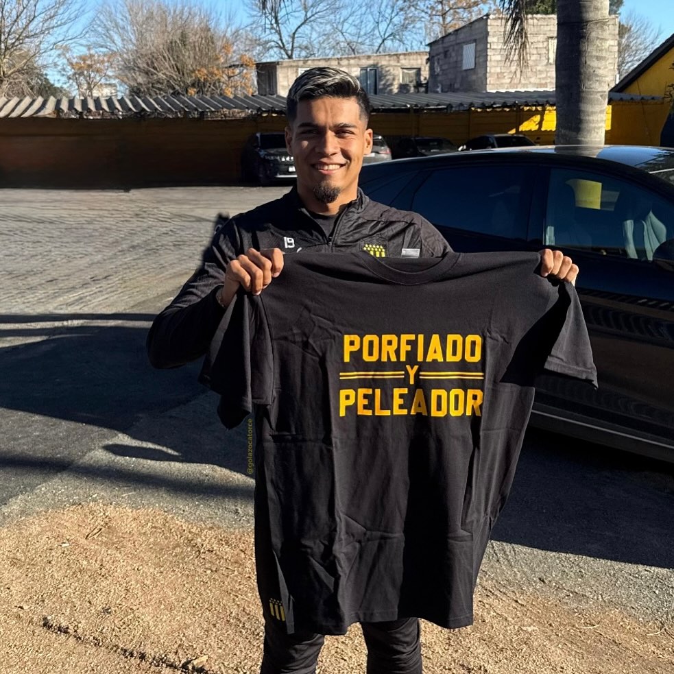 𝐏𝐎𝐑𝐅𝐈𝐀𝐃𝐎 𝐘 𝐏𝐄𝐋𝐄𝐀𝐃𝐎𝐑 el Mati
Un jugador echo para Peñarol