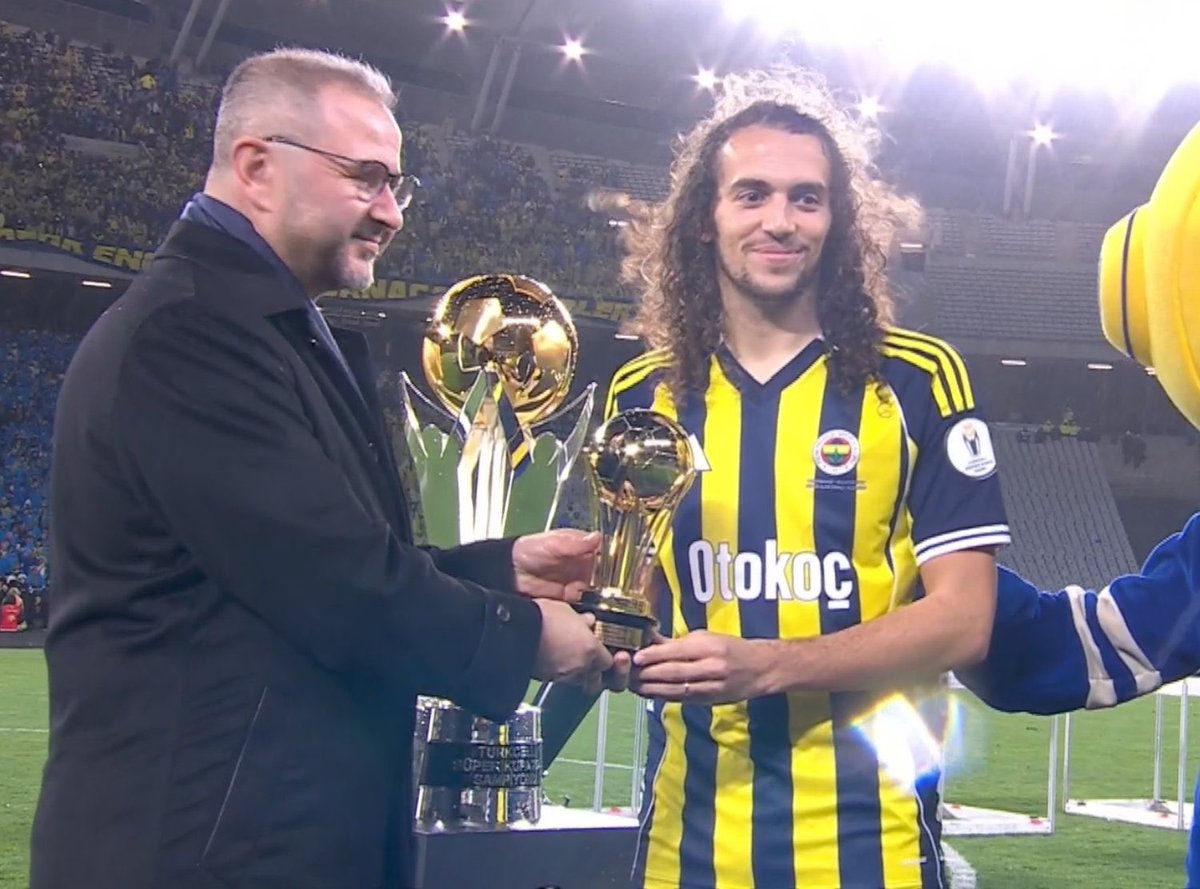 TekYolFener's tweet image. Matteo Guendouzi maçın oyuncusu seçildi! 💛💙