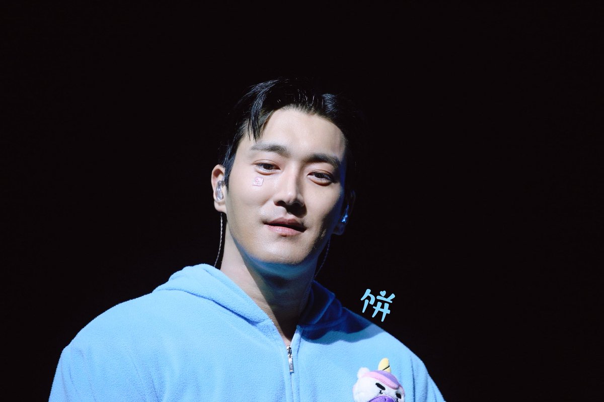 BingYe_Choi_Ceo's tweet photo. 260110 崔始源 최시원  SS10 in MACAU
오빠 오늘 밤 꿈에서 봐요!!
@siwonchoi 
#崔始源 #siwon #siwonchoi #choisiwon  #시원 #최시원 #superjunior #슈퍼주니어 #슈주 #suju #sj #삼삼 #SS10 #SS10inMACAU
[Please don't remove logo] https://t.co/VtLGxyrfAE