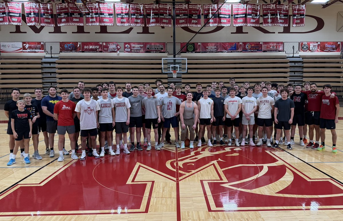 Milford1Hoops's tweet photo. Feeling blessed to see so many alumni these past 6 weeks at our games and in our gym.
We have talked a lot about “program pride” this year. Each year we play not only for each other but for those who wore the jersey before.
Thank you for you continued support! #family #cpvf https://t.co/9iy1nJntxh