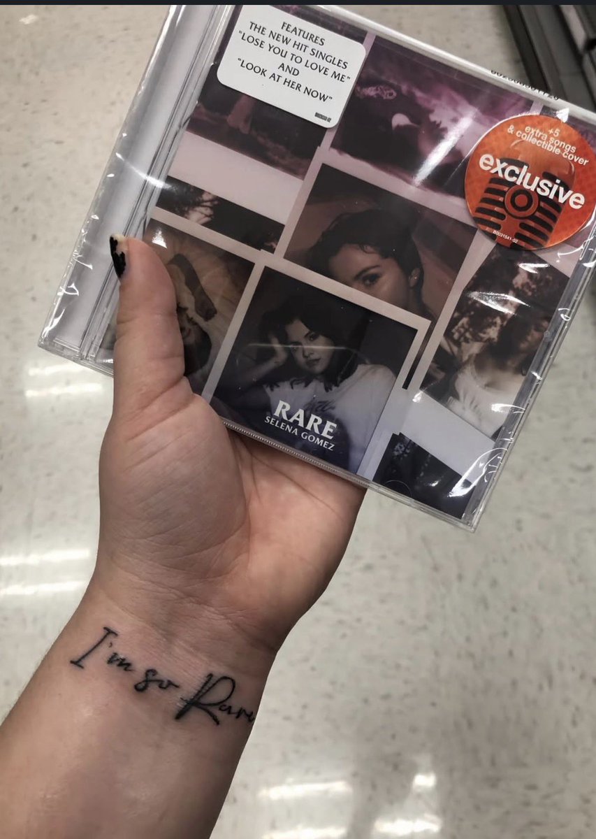 Nowimurdaisy13's tweet photo. @SelenaFanClub @selenagomez 6 years of the album that means so much to me and my favorite daily reminder #6yearsofRare ๐ค https://t.co/CYh0udc4r2