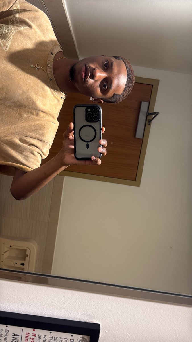 rulawyd's tweet photo. New year w no dreads on some coo shi https://t.co/3AOr6Z1GJN