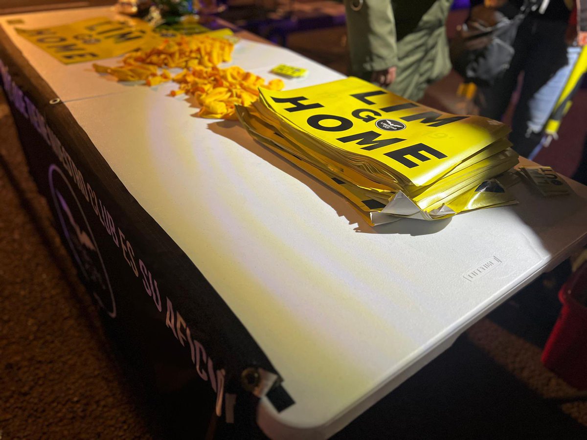 Año nuevo, misma idea 
#LimGoHome

Pasar por la carpa a recoger vuestros souvenirs gratuitos 

-Globos, carteles, pegatinas…

GRATIS GRACIAS A NUESTROS SOCIOS