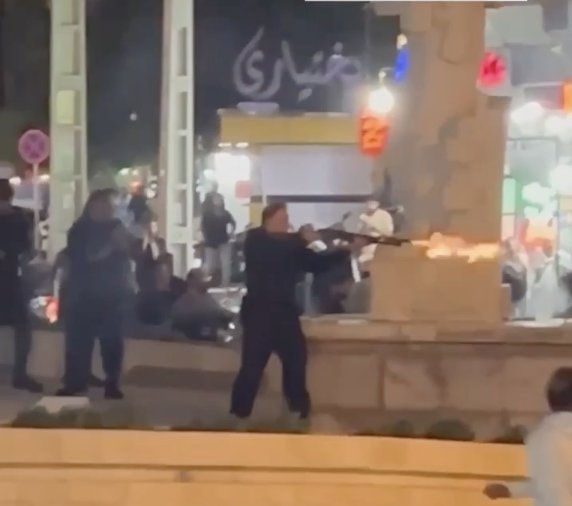 Osint613's tweet photo. Iranian opposition sources report multiple fatalities in Tehran during last night’s unrest. https://t.co/QfsQWZuaYL