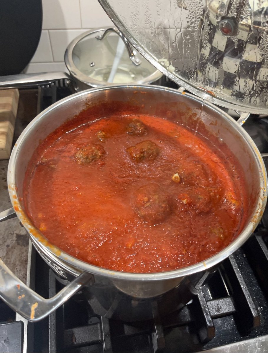 ScottBaio's tweet image. 3 years ago (New Year’s Eve) we moved to Florida. It’s taken a long time to lay down roots and make real friends. Once we landed here we had to move into a condo so we sold a condo in La Quinta and had the furniture and household items moved cross country. Our daughter wasn’t…