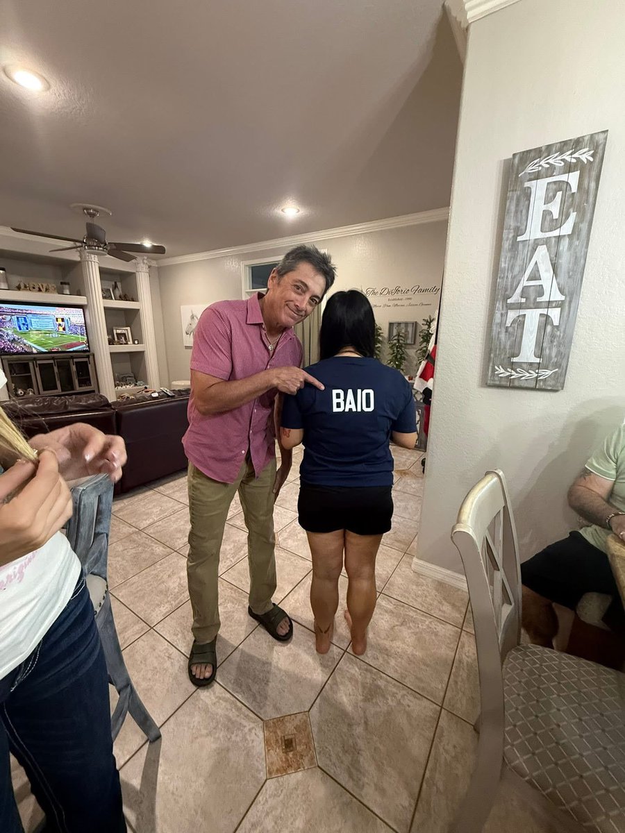 ScottBaio's tweet image. 3 years ago (New Year’s Eve) we moved to Florida. It’s taken a long time to lay down roots and make real friends. Once we landed here we had to move into a condo so we sold a condo in La Quinta and had the furniture and household items moved cross country. Our daughter wasn’t…