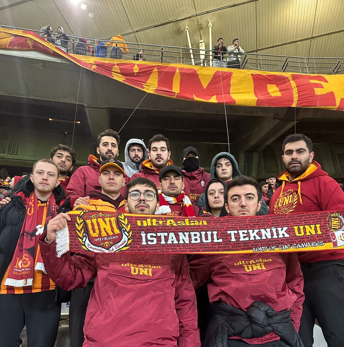 Başarılar gelir geçer, Asaletin bize yeter!

Bugün Galatasarayımızı Süper Kupa Final Karşılaşmasında Yalnız Bırakmadık. 

#ultrAslanUNI