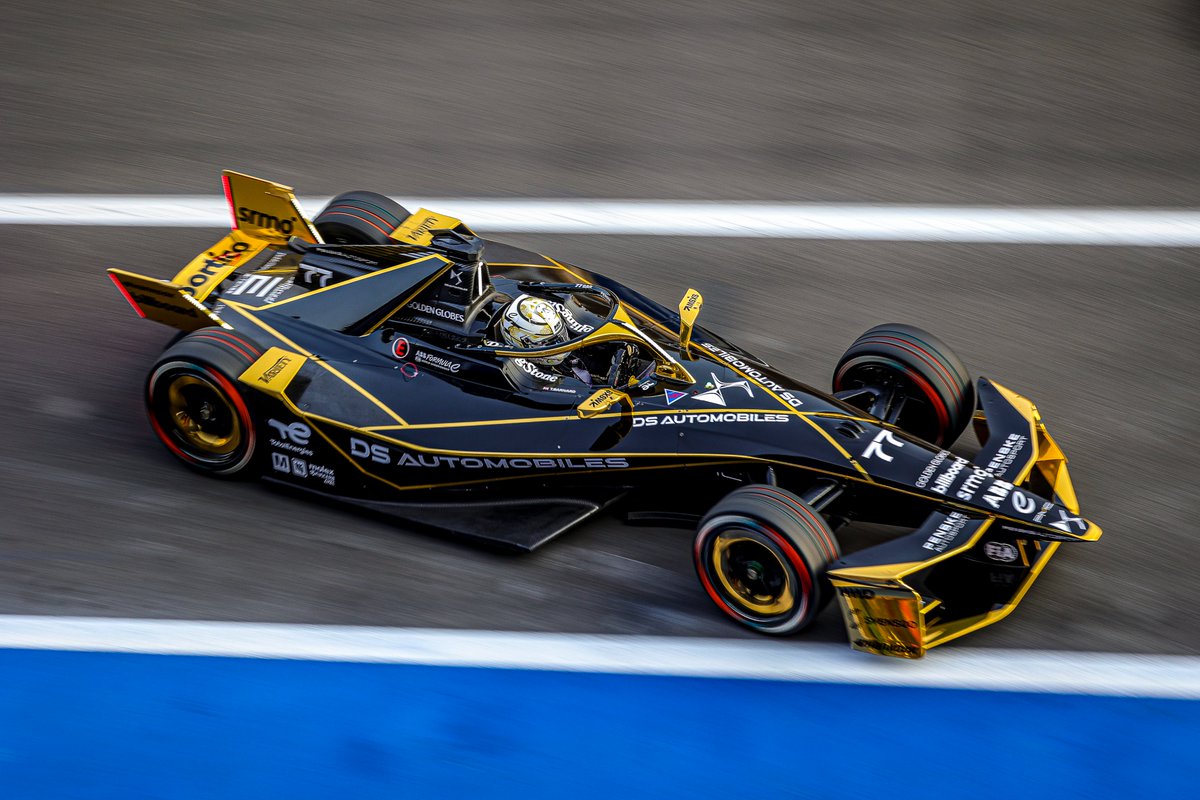 fia's tweet image. Sébastien Buemi clinched his 17th Pole Position in @FIAFormulaE 👏

Taylor Barnard will start alongside him on the front row, Edoardo Mortara completes the top 3.

#FIA #FormulaE #MexicoCityEPrix 🇲🇽