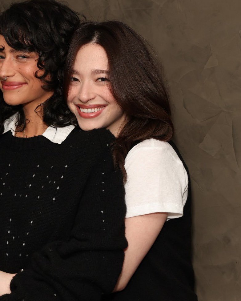 mikeymdsn's tweet image. she looks so so beautiful, my girl 😩🖤