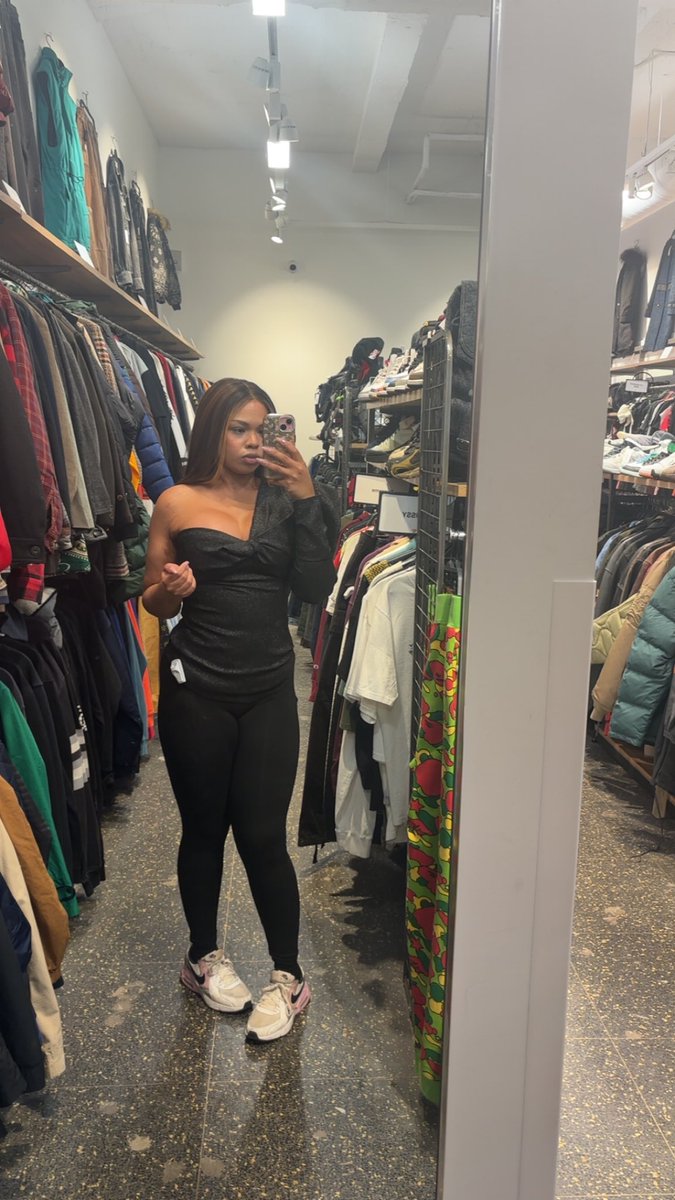 armanithrees's tweet image. luv boutiques