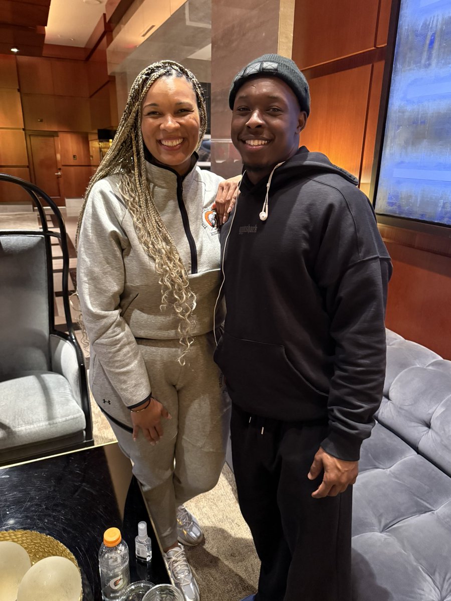 Tiffani-Dawn tweet media