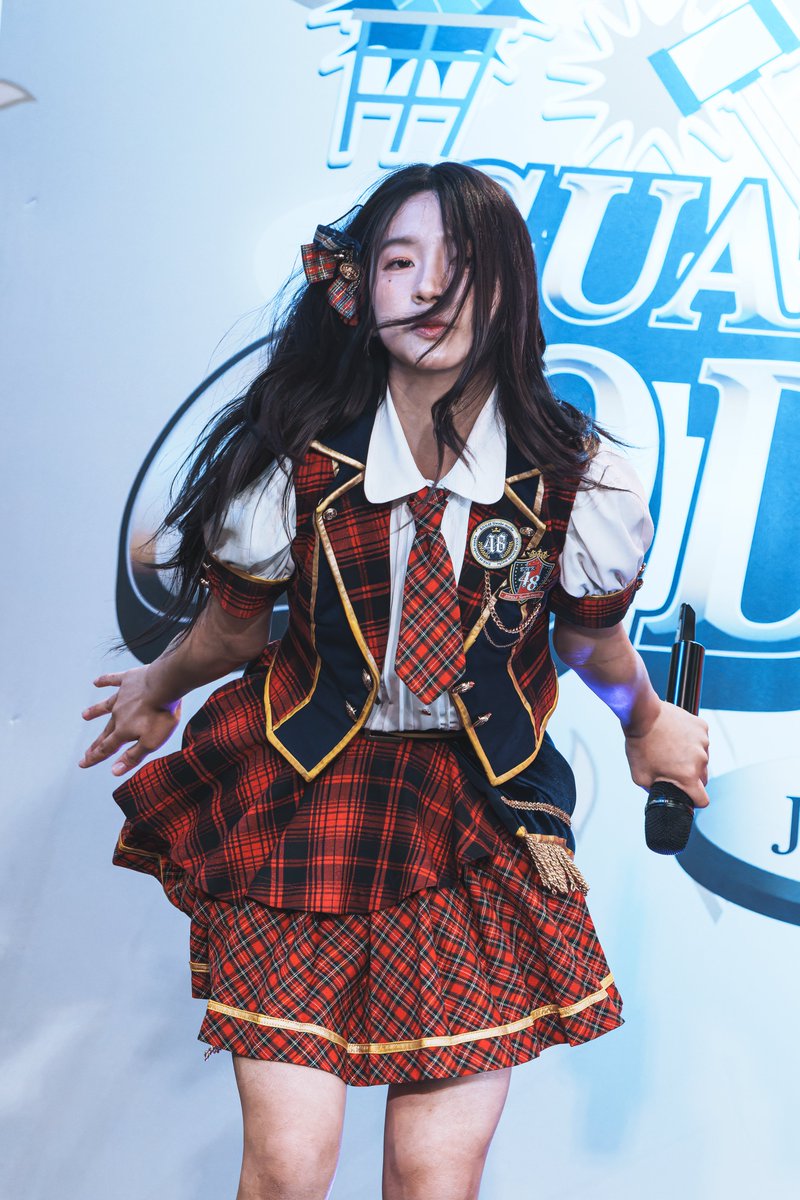 SkipWorkfor48TH's tweet image. BNK48 @ MBK [2026-01-10] (NIYA Part)

นีโย่ ชุด Maybe 
จากเด็กที่เก้ๆกังๆ ยืนแถวหลัง
ตอนนี้มายืน center (เพลง ไซโกทวินเทล) ได้อย่างมั่นใจแล้ว
อาจจะมีความกังวลในสีหน้าอยู่แต่
ถ้าแค่น้องยิ้มได้บนเวที ทุกอย่างก็ผ่านไปได้ด้วยดีแล้ว

อัลบั้ม
tinyurl.com/3uvwb42j

#NIYABNK48
#BNK48