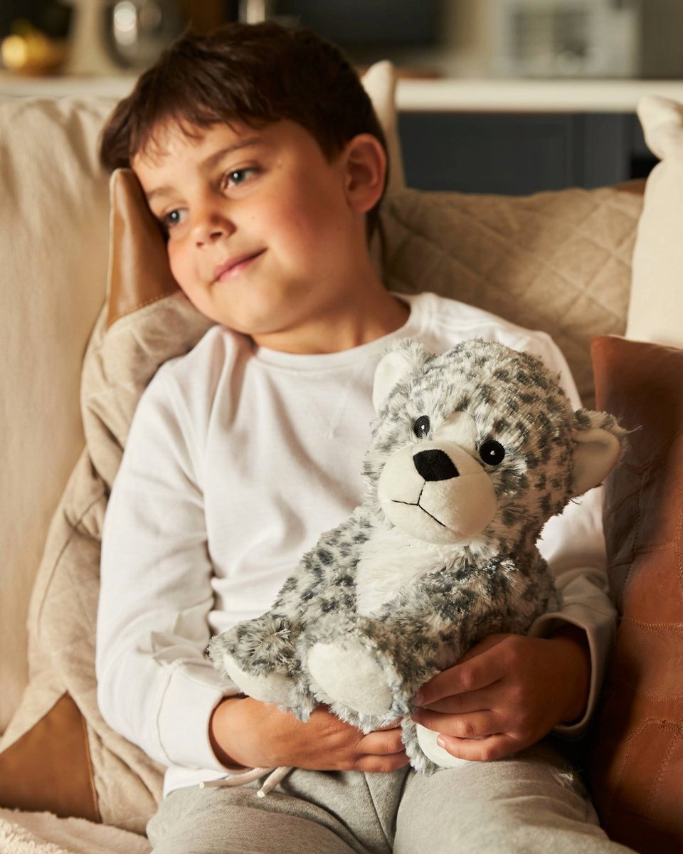 Warmies_UK's tweet image. There's snow place like home with the Warmies Snow Leopard, spot on warmth for those chilly nights. #Warmies #Winter #Heatable #FeelTheLove #CuteFinds
