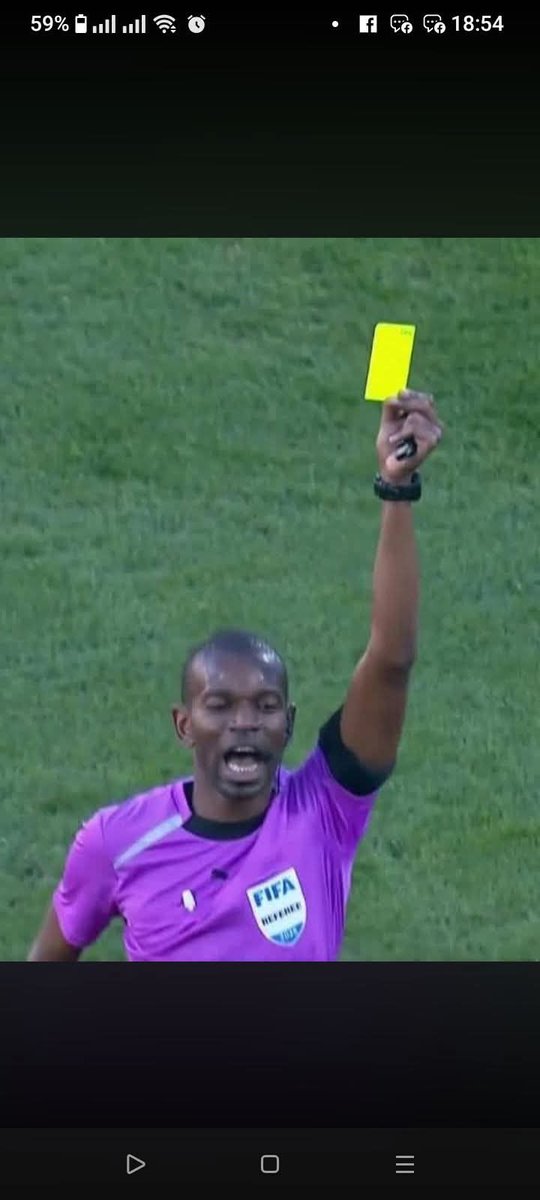 derradjihafid's tweet image. نيجيريا والحكم 2 الجزائر 0 

نيجيريا كانت أقوى من الجزائر واستحقت الفوز ، لكنها لم تكن بحاجة إلى حكم استفز اللاعبين الجزائريين وأخرجهم من المباراة منذ البداية، وأشهر في وجوههم ست بطاقات صفراء. 
الخضر، وعلى رأسهم المدرب بيتكوفيتش، كانوا يعلمون أنهم ممنوعون من المرور إلى نصف…