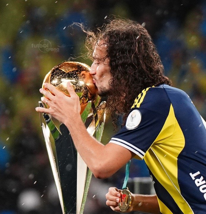 Fener_'s tweet image. SOYUNMA ODASINDAN İZLERSİN @GalatasaraySK