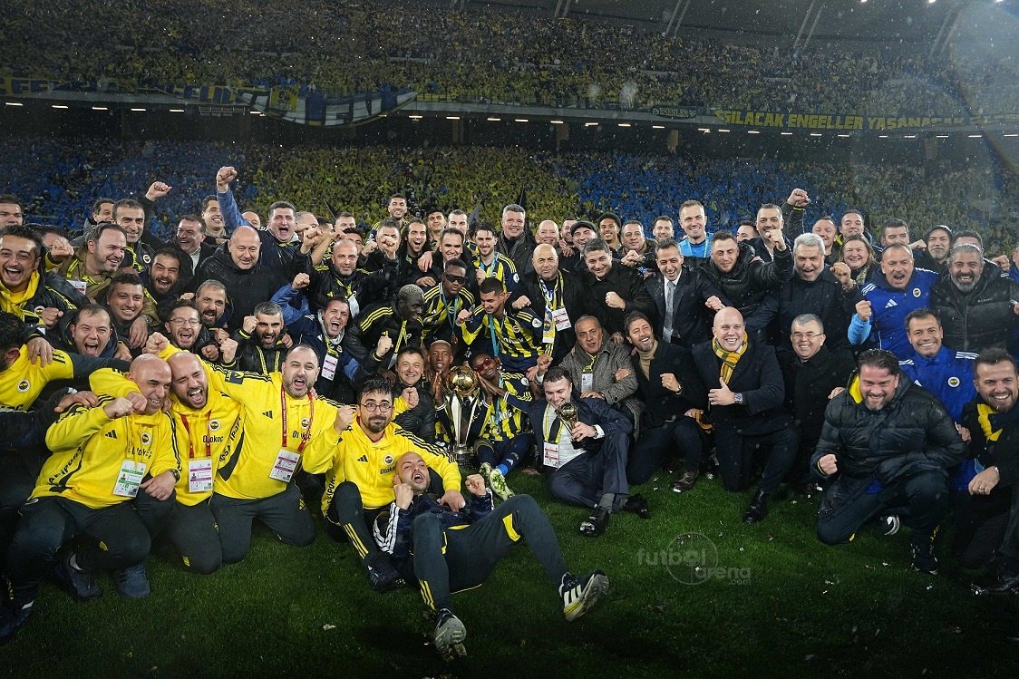 Şampiyonluk pozu!

🏆