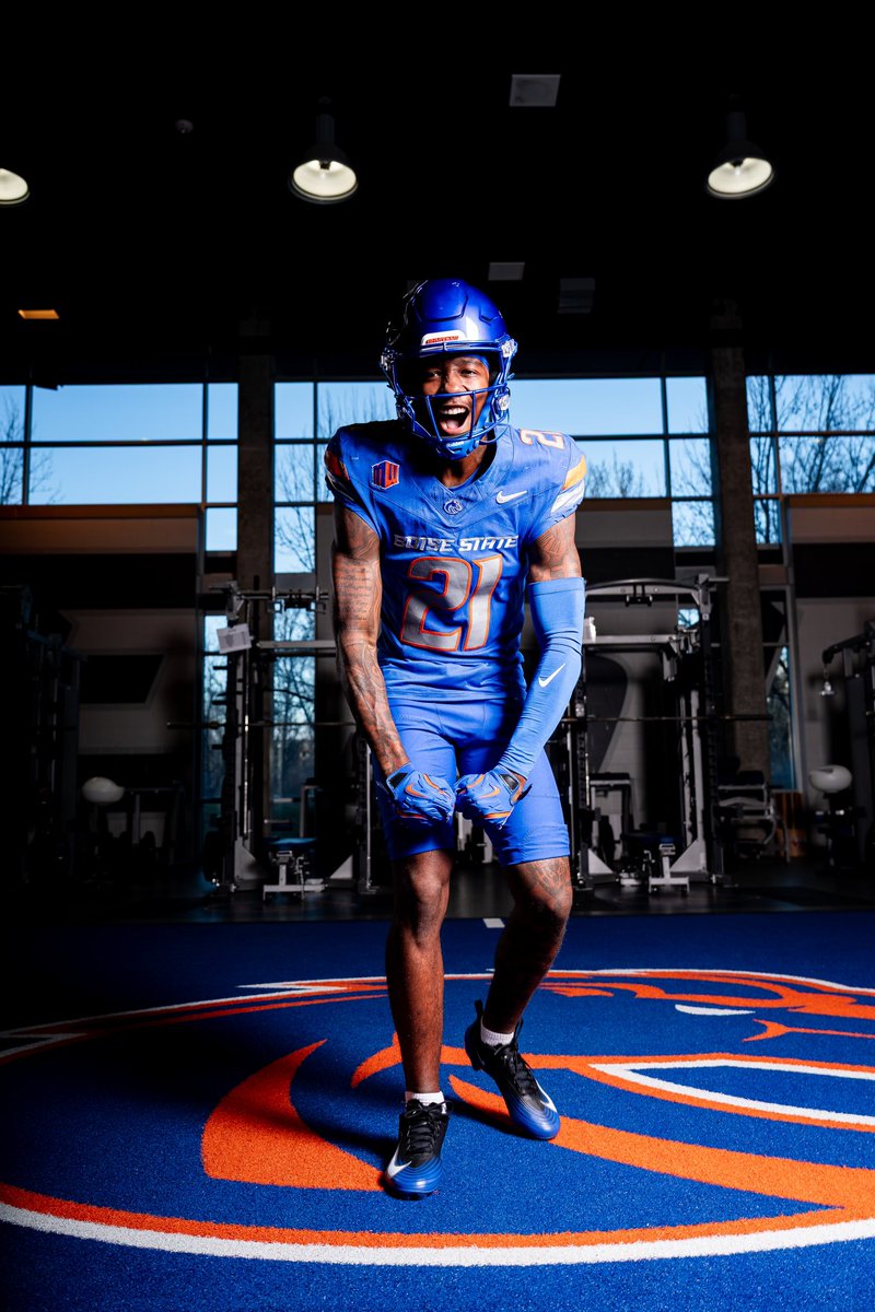 AG2G! After a GREAT VISIT I am honored to say l have received a OFFER FROM BOISE STATE <a href="/Ski_Axel/">Coach Ski Axel</a> <a href="/CoachAbbasi/">Coach Abbasi</a> <a href="/CoachJacks209/">Coach Jackson</a> <a href="/JuCoFootballACE/">JuCo Football Forer</a> <a href="/JucoFrenzy/">JUCO Football Frenzy</a> <a href="/noiceysports/">Noicey Sports</a>