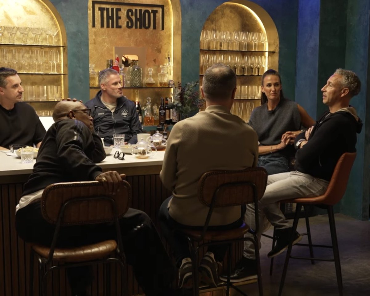 Find someone who looks at you like Ian Wright looks at Henrik Larsson 😍