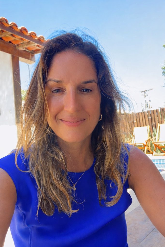 Uma semana de descanso, muitas memórias,
Um pouco de bronze.

Seguimos felizes, mãe exausta  e bege  🤍😎

——///——
One week of rest, lots of memories,
A bit of  tan.

Still happy, exausted mother , but less pale 🤍😎

#weekoff #ferias