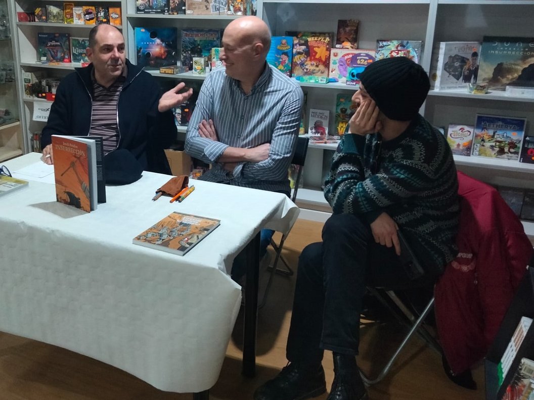 ComicVlc's tweet image. Unas imágenes de la presentación de "Insurrección"de Jordi Peidro con  Pablo Herranz (editor de @DesfiladeroE ) en @GenXValencia , acompañados por el co-colorista Alejandro Peidro.