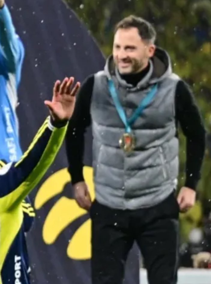 ale tweet media