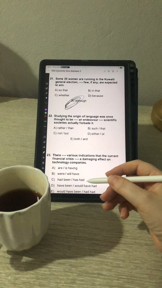 Odak YDS ‘de 🫠 arka planda zor değil çalıyo ama mabel matiz YDS’ye girse fikrini değiştirirdi 🥲