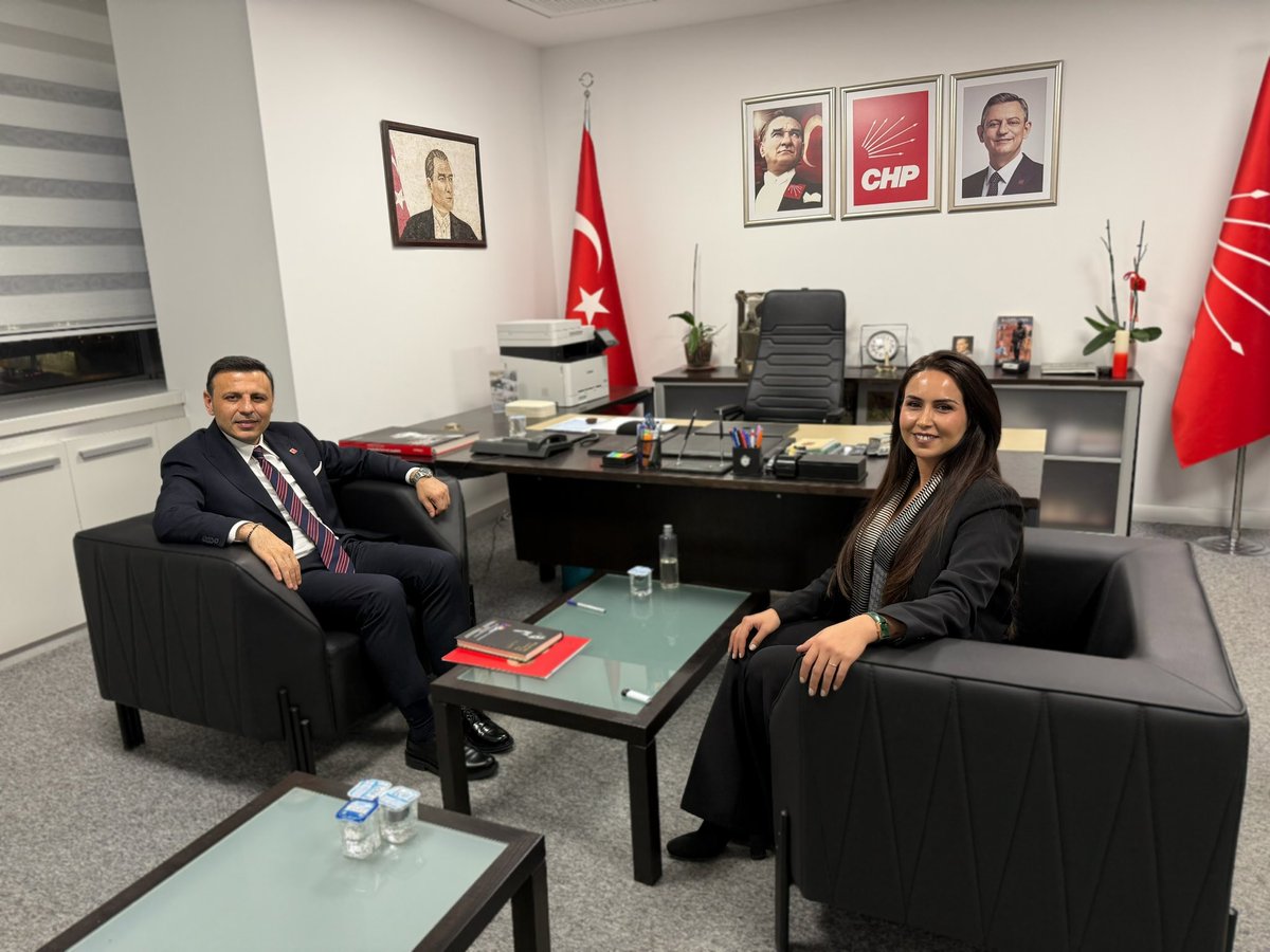 Ülkemizin ve İstanbul’un en zor zamanlarında tarihi bir direnç gösteren İstanbul İl Başkanımız Özgür Çelik'le Genel Merkezimizde bir araya geldik. 

İstanbul’da mücadele kararlılığını tavizsiz ortaya koymayı yaşam biçimi haline getiren başkanımıza, örgütümüz ve İstanbul halkı