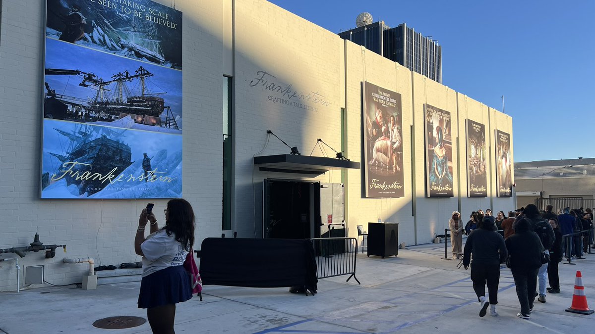 The Scenestar tweet media