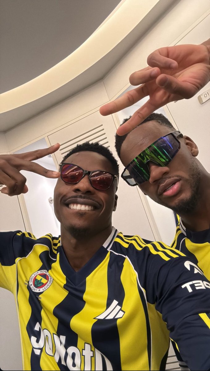 aslanvdb's tweet photo. adami sikerler demedik mi saskin✌🏻 https://t.co/mvfhisIPOP