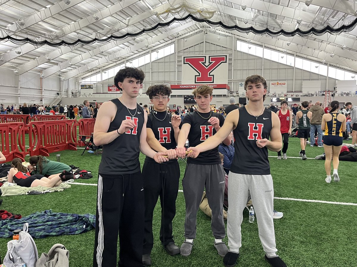 HSD_TrackField's tweet image. Shot out to our boys 4 x 200 on taking 8th at YSU today!  Great racing, Denver Lewis, Matt Loomis, Dan Kavanagh, and Owen Kavanagh!  #HornetProud @HSD_Athletics