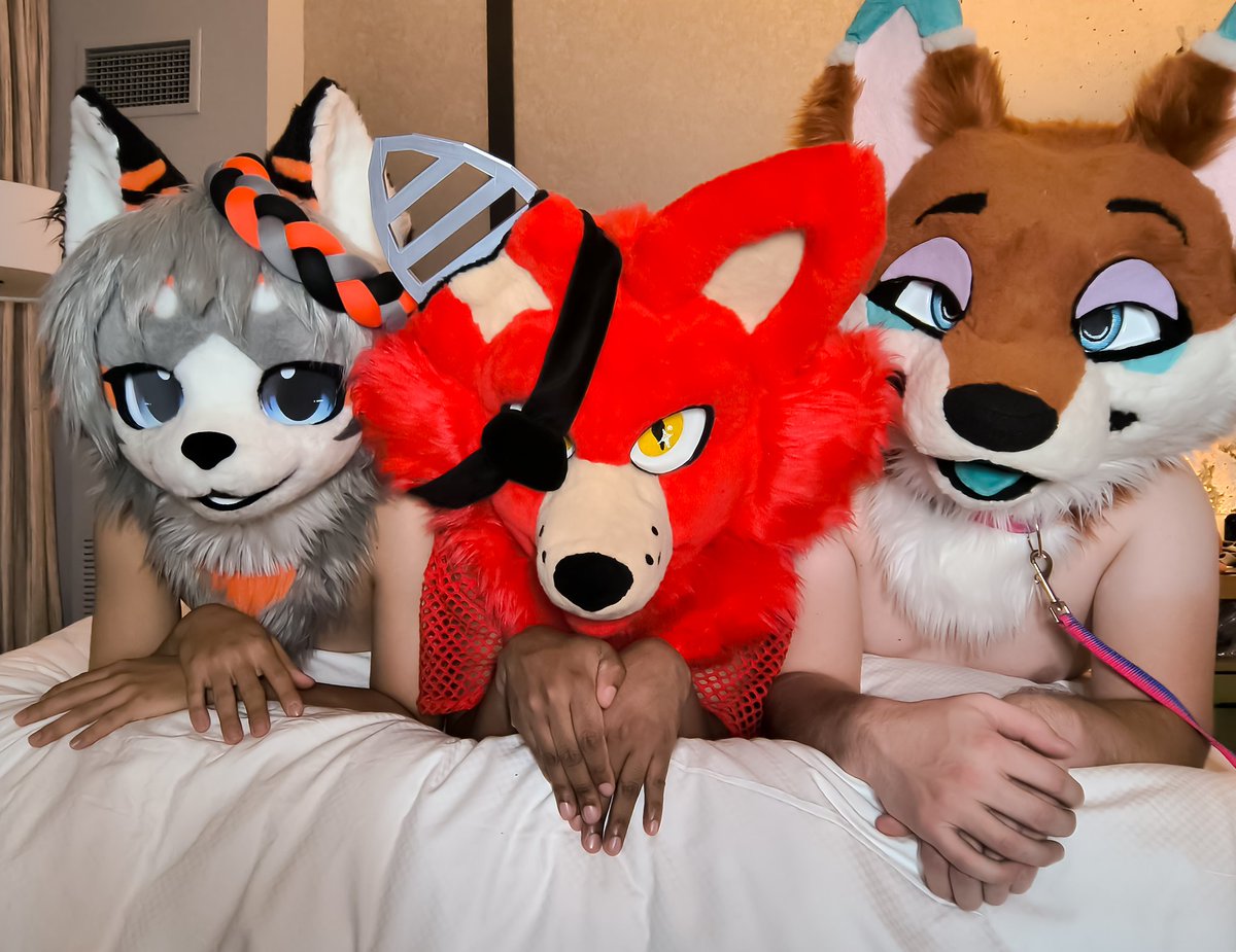 Y'all ready for this collab?! Dropping to the spicy channel very, very, soon. Linktree in the bio. <a href="/KaiArroAD/">KairoAD🔜FWA</a> on my left and <a href="/Twinkyfoxvhs/">Tal_os in heat~</a> on my rite #murrsuit #furryad #furrynsfw #nsfw