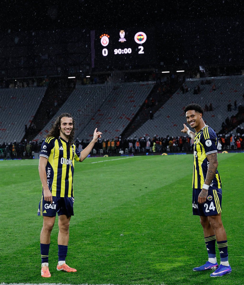 Pltahmethan's tweet photo. Çerçeveletip duvara asmaya gidiyorum 
#FBvsGS #FenerinMaçıVar https://t.co/NjUYP76pvE
