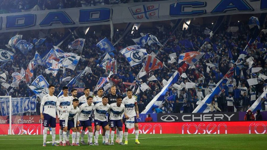 ElDeportivoLT's tweet image. ⚪🔵 La UC llega a su meta: el Claro Arena completa 14 mil abonos para la temporada 2026 latercera.com/el-deportivo/n…