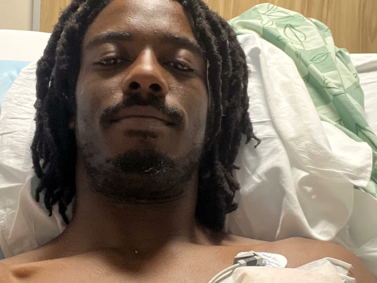 PeriklesGREAT's tweet image. Kenyon Dobie, shown below, stopped  an illegal on another Charlotte train harassing passengers and got stabbed in the chest for his efforts. 

He was particularly trying to defend an Elderly person. 

Show some love for Kenyon Dobie - we need more like him!