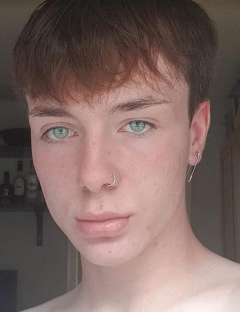 thewinterdollx's tweet image. If I’m still “a man” why don’t I resemble the picture on the left? Oh wait… because im a WOMAN 🏳️‍⚧️ HRT has completely changed my DNA!🧬