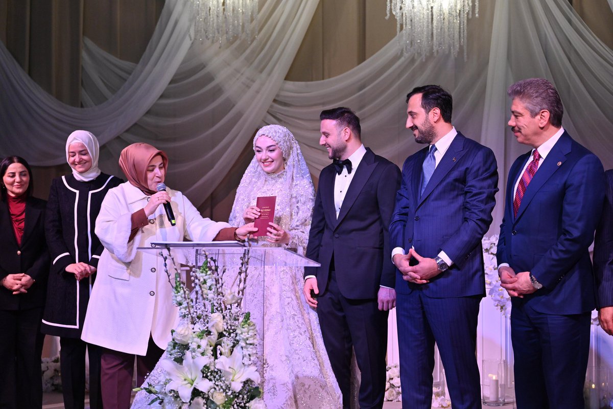 tugbaisikercan's tweet photo. AK Parti İstanbul teşkilatımızın kıymetli mensupları, Küçükçekmece İlçe Başkanımız Sn. Emin Kaan Kaya ve İl Kadın Kolları Başkan Yardımcımız Sn. Sevdenur Şirin çiftinin nikâh akitlerine şahitlik ettik.

Çiftimize bir ömür boyu mutluluklar diliyorum. https://t.co/RzD8cC5uCv