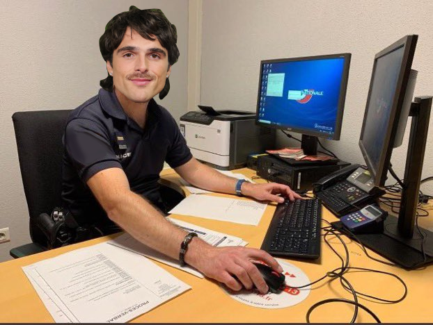 aekhsil's tweet image. jacob et l'ordi enfin jsp j'ai pas vu le film