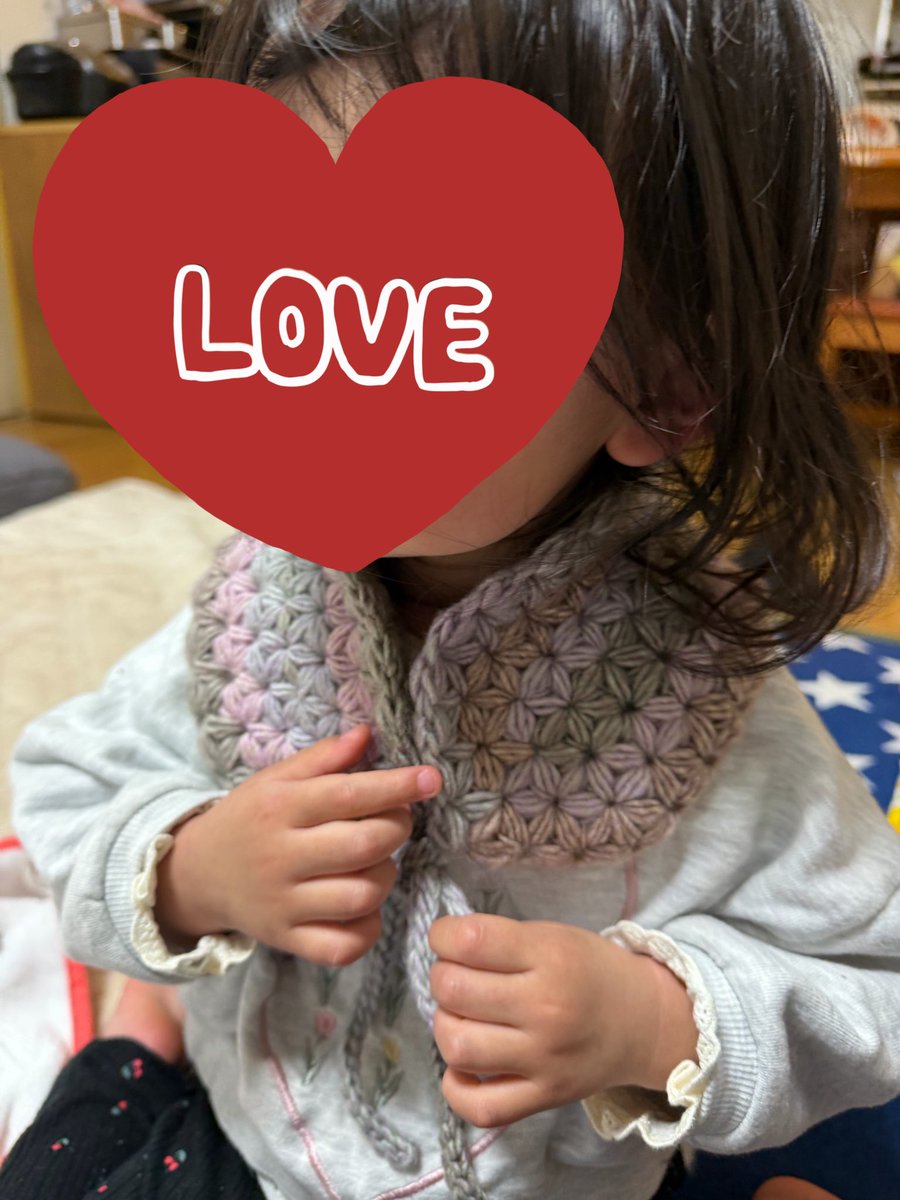 ericc0620's tweet photo. 施設にいるおばあちゃんに台形ショール
MIYABI2色で編んでみたけどイイ感じにグラデーションになったかな？✌️
編みやすくて感動👏✨

MONAで編んだティペットも色の変わり方が可愛すぎて🥹💗

 #ユザワヤの編み物選手権 https://t.co/3uEmzEEAb8