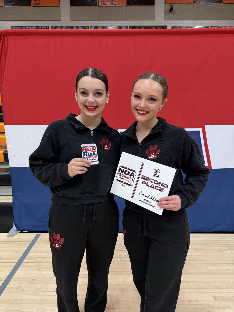 HHSTigerSports's tweet image. The Tiger Paws had a great day at NDA Bama Regionals at Hoover!  The team placed first in Small Varsity Pom to win the division title and placed second in Varsity Kick!!  Mollie Haskins placed 1st and Kaitlyn Moore placed 2nd in Junior/Senior Lyrical Solo.