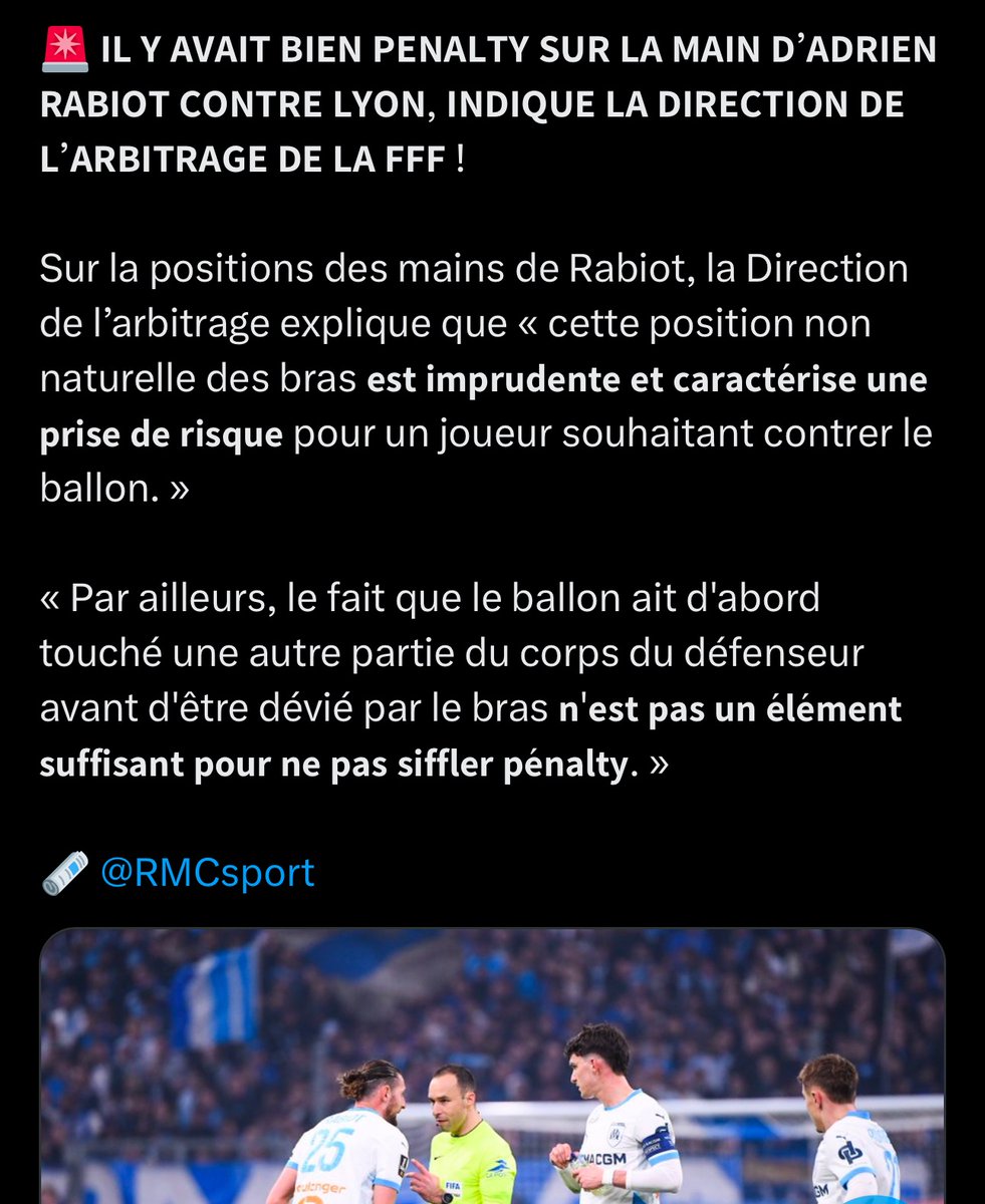MerzinnnH's tweet image. Les fameuses règles FIFA à géométrie variable. Que quand ça vous arrange 😉
