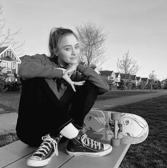 shutterglow's tweet image. 〝  lα vıdα no es como lα pıntαn es como tú lα dıbujαs  〞

                ،   ~𝐄𝐯𝐢𝐞 𝐊𝐨𝐫𝐡𝐚𝐧 𝐕𝐚𝐧𝐬𝐭𝐨𝐧𝐞~  XVIII

              ⠀  Esᴛᴜᴅɪᴀɴᴛᴇ.
                        [   𝙵𝙰𝚅  ⤻  𝚁𝚃   ]