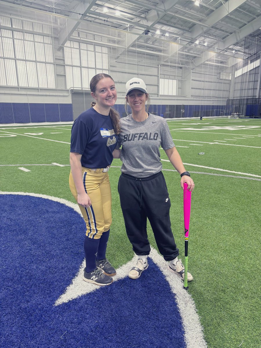EllaLoDestro's tweet photo. I got the amazing opportunity to participate in University of Buffalo’s winter prospect camp today! I am so grateful I got the chance to meet the coaching staff and some of the players. This was a great experience and a chance to advance my skills and learn more about the game! https://t.co/xtVRcOaPzW