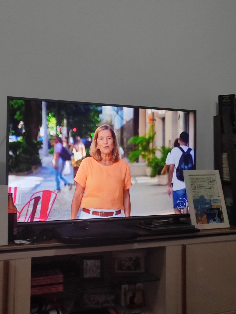 A Globo é foda, pq a notícia da morte de Manuel Carlos foi dada quase 8h da noite e já tem reportagem pronta, pá aí é de dia