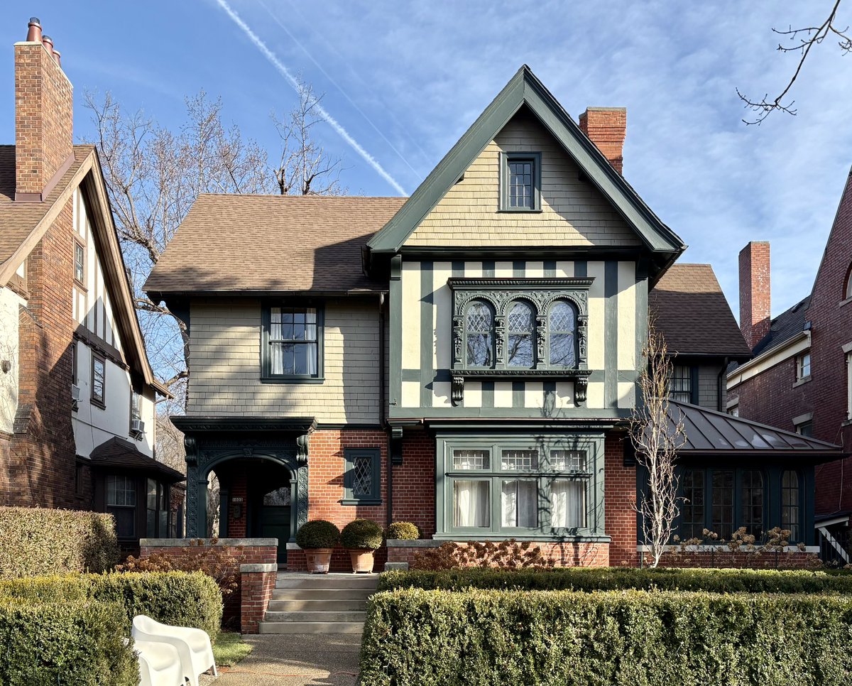 JoshLipnik's tweet image. Another early Albert Kahn house in Detroit’s Indian Village, the Frederick Andrus House built 1901