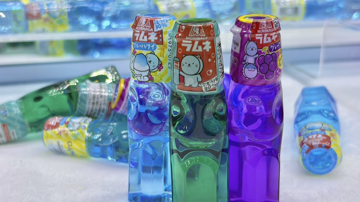 こんにちは！！ 本日は透け感が可愛い森永ラムネアクリルフィギュアの